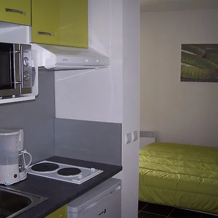 - - Zenith Hotel apartamentowy Pau