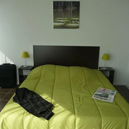 – Zénith 3* Pau