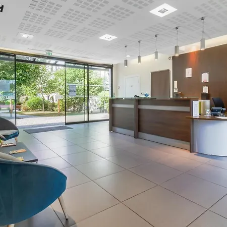 – Zénith 3* Pau