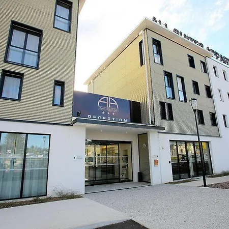 - - Zenith Apart Otel 3*