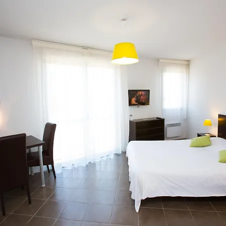 – Zénith Appart hôtel Pau