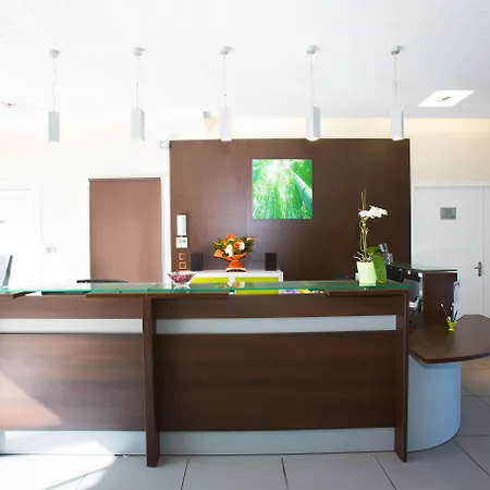 - - Zenith Apart Otel