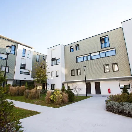 – Zénith Appart hôtel 3*