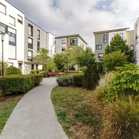 Apartmanhotel - - Zenith Pau