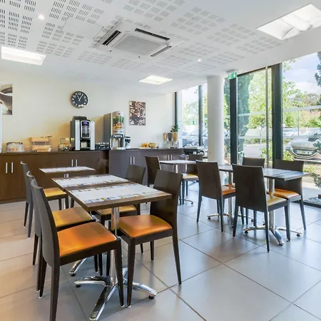- - Zenith 3* Pau