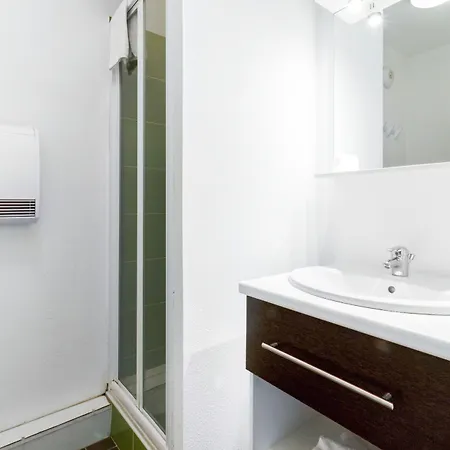 - - Zenith Apart Otel Pau