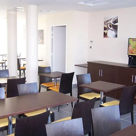 – Zénith Aparthotel Pau