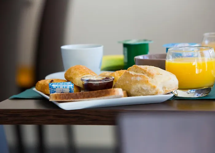 – Zénith Aparthotel 3*