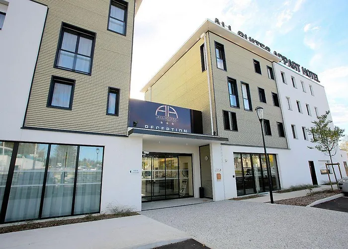 – Zénith Aparthotel 3*