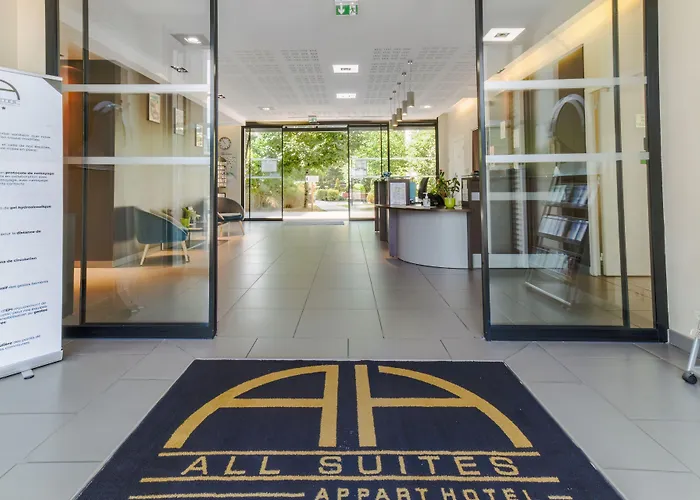 – Zénith Aparthotel 3*