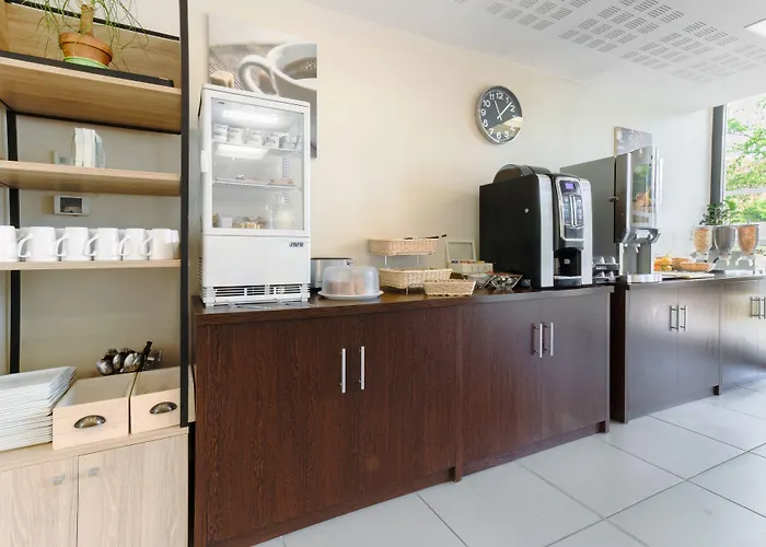 – Zénith Aparthotel 3*