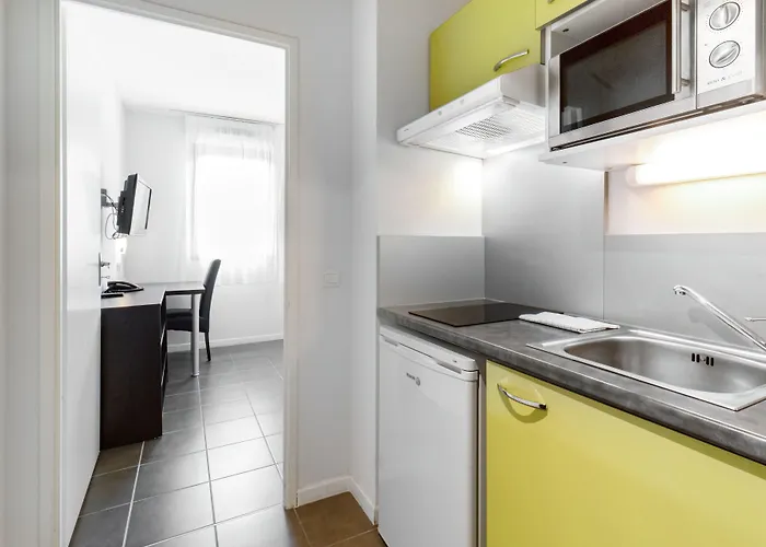 – Zénith Aparthotel Pau