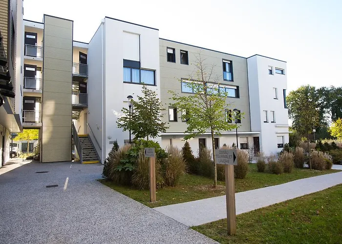 – Zénith Aparthotel 3*