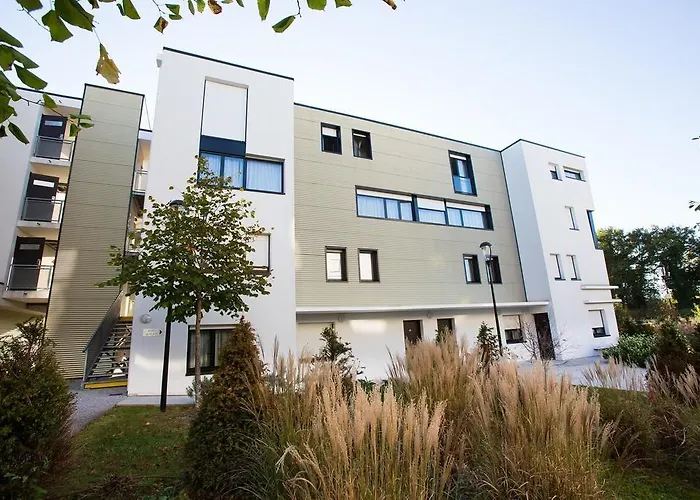 – Zénith Aparthotel Pau